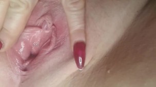 Watch my wet pussy bubble 