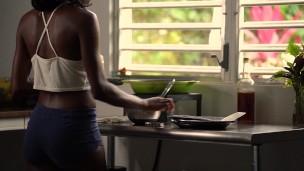 fit Girl in the kitchen