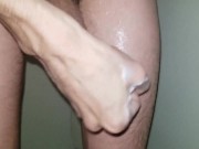 BTM Pissing An Cumming In The Bathtub!