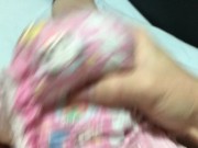 012 トイレトレーニング用おむつにおもらし！かぶせてシコシコ気持ちよくなっちゃう - Screenshot 15 of 16 - Diaper