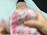 012 トイレトレーニング用おむつにおもらし！かぶせてシコシコ気持ちよくなっちゃう - Screenshot 16 of 16 - HD