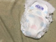 013 布団に入っておむつにおねしょ！たくさんおしっこが出て漏れちゃいます！ - Screenshot 14 of 16 - Diaper