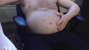 pregman. i roll my belly