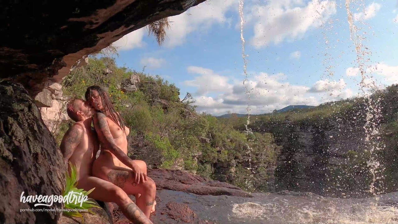 MORENA NOVINHA FUDENDO DEBAIXO DE UMA CACHOEIRA - HAVEAGOODTRIP 4K - RedTube