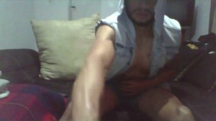 musculoso con un cuerpo muy hot ....en show en vivo