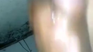 Masturbandome en el baño