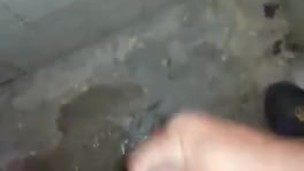 Hombre masturbándose