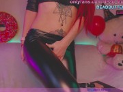 Hot babe in leather leggings loves big vibrations toys, play with ass and black dildo in pussy 1/16