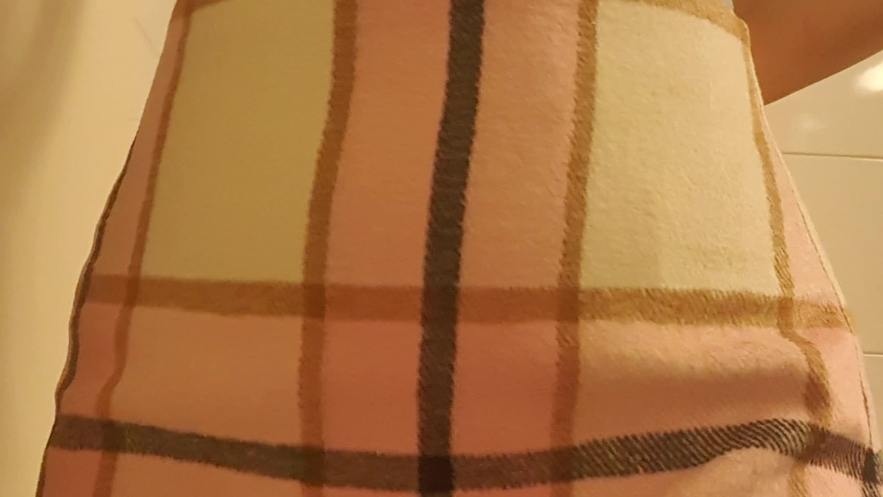 女子学生がリクエストに答えてエロ配信 - RedTube