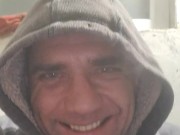 The music tickles my ear pleasantly. 1/16