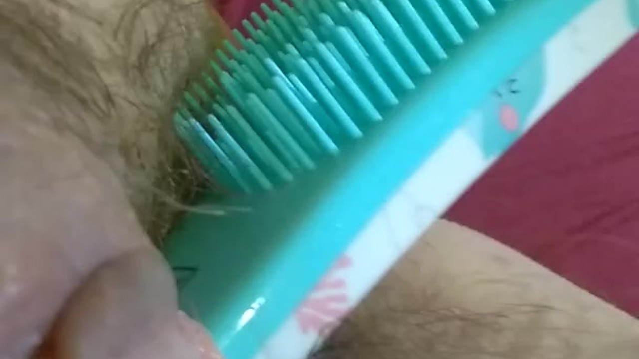 OnlyFan Tipped me to Fuck My Hairy Pussy Gspot LIVE Made in China HAIR BRUSH so I made a Video Too - Darmowe seks wideo - RedTube