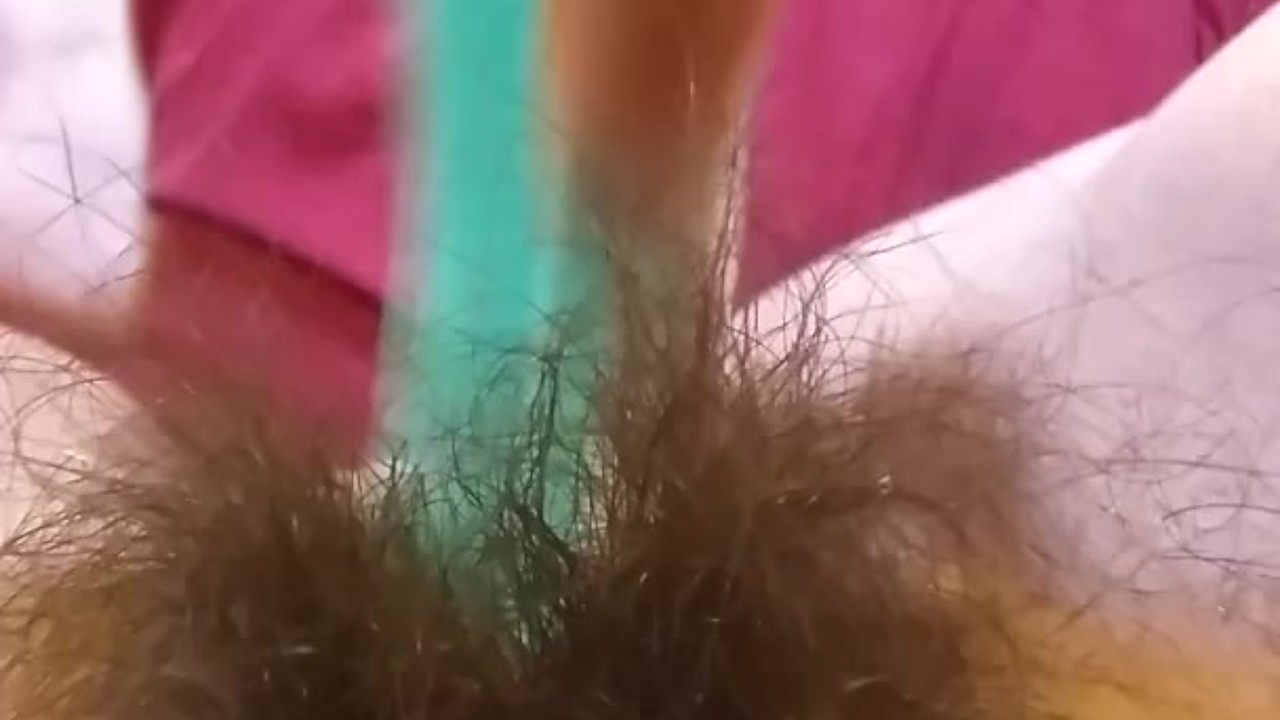 OnlyFan Tipped me to Fuck My Hairy Pussy Gspot LIVE Made in China HAIR BRUSH so I made a Video Too - Darmowe seks wideo - RedTube