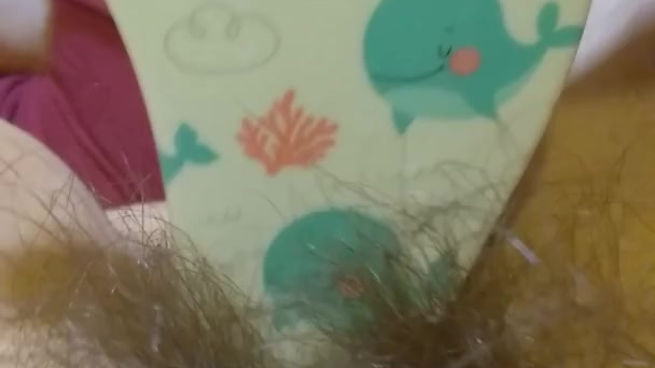 OnlyFan Tipped me to Fuck My Hairy Pussy Gspot LIVE Made in China HAIR BRUSH so I made a Video Too - Darmowe seks wideo - RedTube