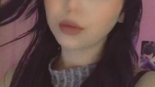 Gamergirl doesn’t expose her naked body 