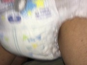 018 おむつおもらしに興奮！おむつを巻いてオナニー！ - Screenshot 14 of 16 - Diaper