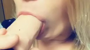 Tease with my 7in dildo ;)