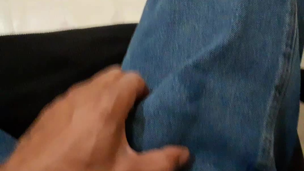 Rubbing & Teasing Throbbing Hard Cock (Cum in Pants) - Video di sesso gratis - RedTube