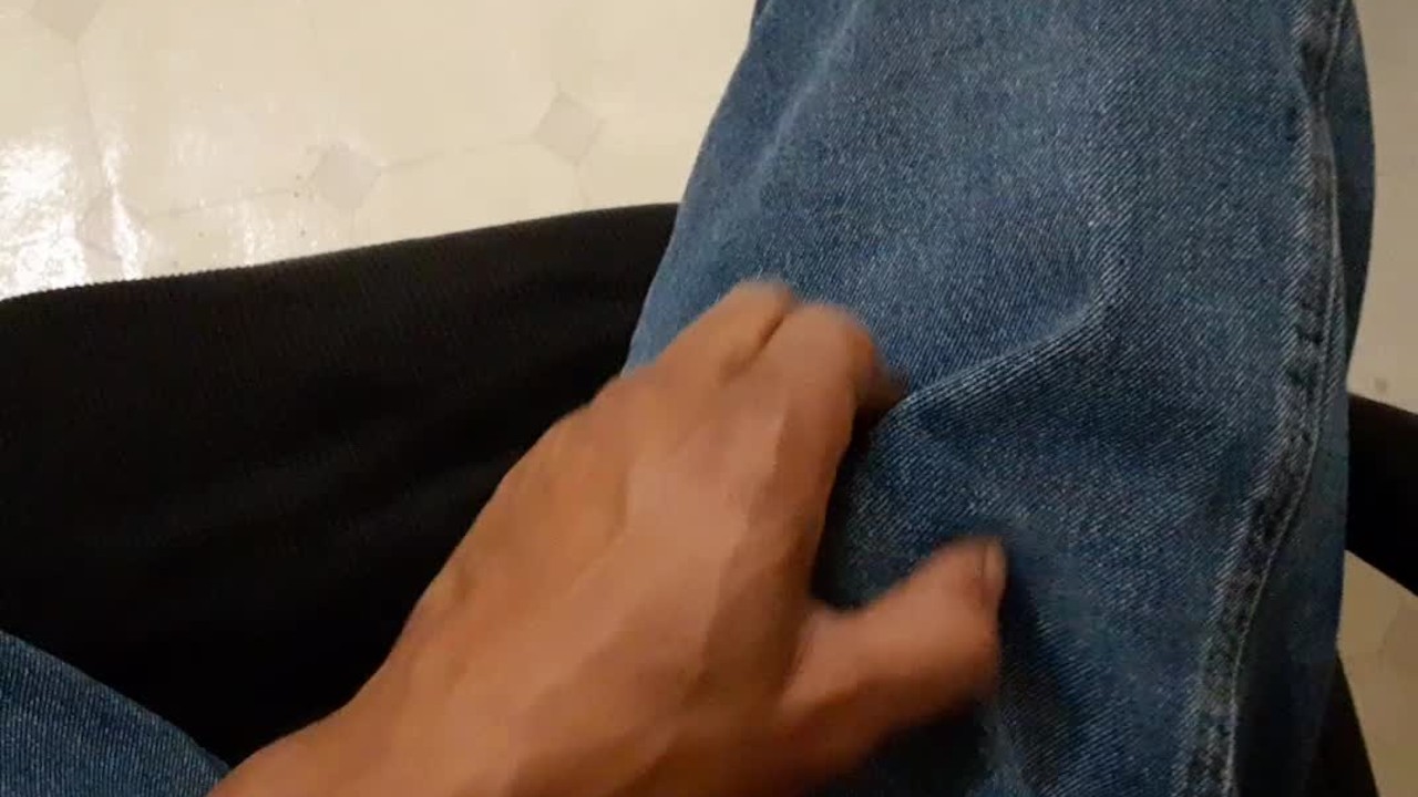 Rubbing & Teasing Throbbing Hard Cock (Cum in Pants) - Video di sesso gratis - RedTube