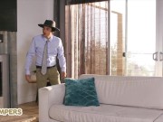 Lil Humpers - Busty Housewife Kenzie Taylor Gets So Thirsty For A Stranger's Cum In Her Mouth 3/16