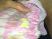 021 トレーニングおむつでおもらし！ちょっとだけオナニーもします！ - Screenshot 14 of 16 - Diaper