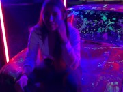Mostrando las tetas en publico