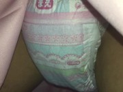 022 いっぱいおしっこしたおむつとスカートを履いてオナニー！2