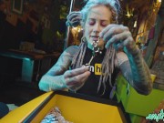 UNBOXING - Pornhub AWARDS 2020 - Anuskatzz unbox her Pornhub present - SFW, ink , tattoo, bodymod 7/16