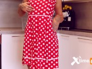 Horny Quinn Diamond pees all over the ground - teaser 4/16