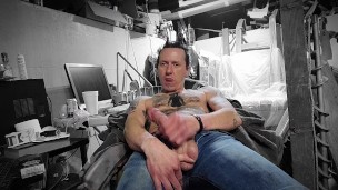 BEERMUNKIE TATTOOED WHITE BOY PUNK JERKS HIS HIGH COCK KINKY CLOUDY CLOSE UP IM GONNA CUMSHOT