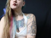 Queen eats pickles - Screenshot 6 of 16 - HD