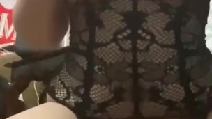 Cuando LauraSquirts escucha un Song Le gusta engañar después de la cámara en vivo.