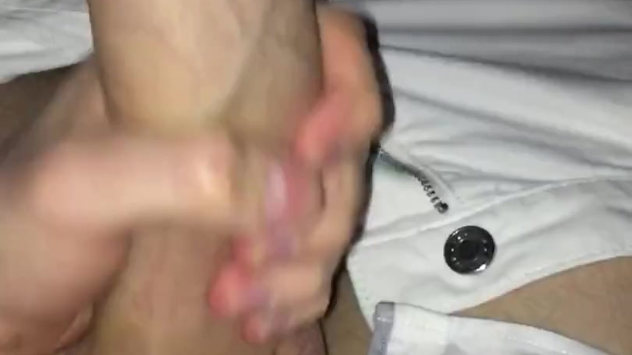 TEEN BOY JERKING OFF A HUGE COCK HARD
