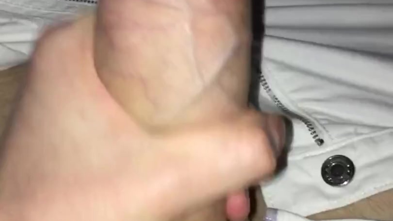 TEEN BOY JERKING OFF A HUGE COCK HARD