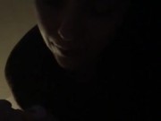 Elle me suce et en laisse pas une goutte  9/16