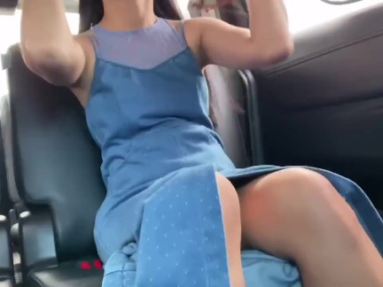 She ride black dildo and cum in car. 