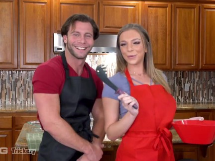 Trickery - Blonde Babe Squirts During Her Live Cooking Show
