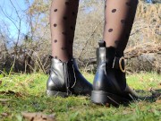 Outdoor nylon fetish (french girl)