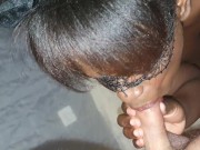 jeune black aux oreilles de chat suce une bite blanche 10/16