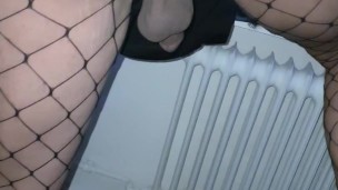 Transe große arsch und große schwanz in geile Outfit geile Bewegung arsch ( 4k )
