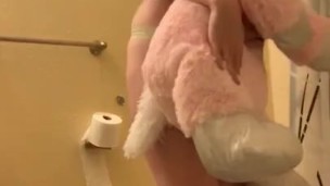 Sexy secret rainbow rubdown and booty shake while family is asleep 