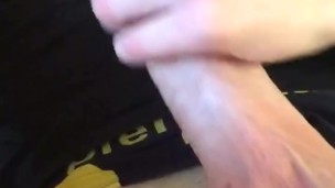 TEEN BOY WANKING A BIG COCK