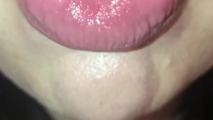 Mommy applies lipgloss to DSL