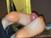 Silkyrose gets pre cum on her heel footjob  8/16