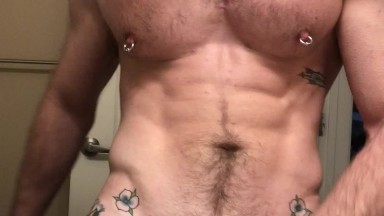 Tatted jock gets off on his own sweaty pits after the gym