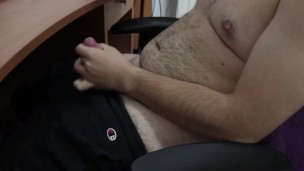 si sega guardando un porno