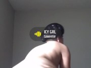 Light skin ebony twerking that fat pussy