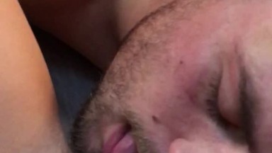 Daddy eating my pussy then making me squirt all over the bed 