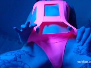 Neon Hottie Twerks and Claps Her Booty On Cam Striptease - Screenshot 7 of 16 - Inked