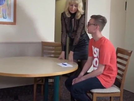 Skinny guy with big dick fucks mature cougar german MILF