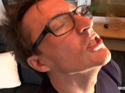 Deutscher Pornostar Conny Dachs fickt geile Hausfrau bei Hausbesuch 6/16